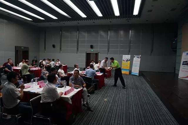 新闻：互联网时代企业管理咨询行业技术升级研讨会在郑州顺利召开